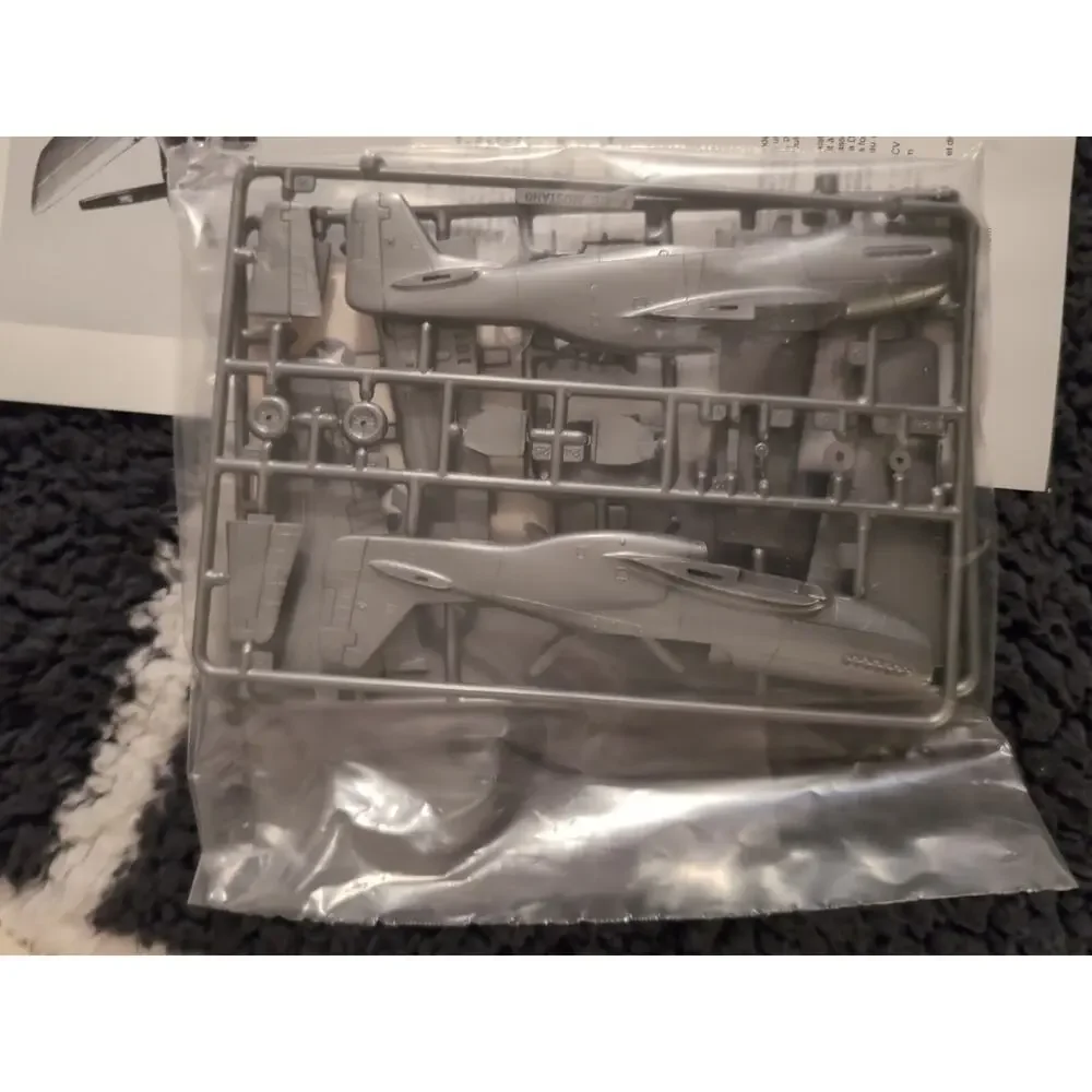 Starfix North American P-51D Mustang Airplane Model Kit 1:72 Sealed Bags